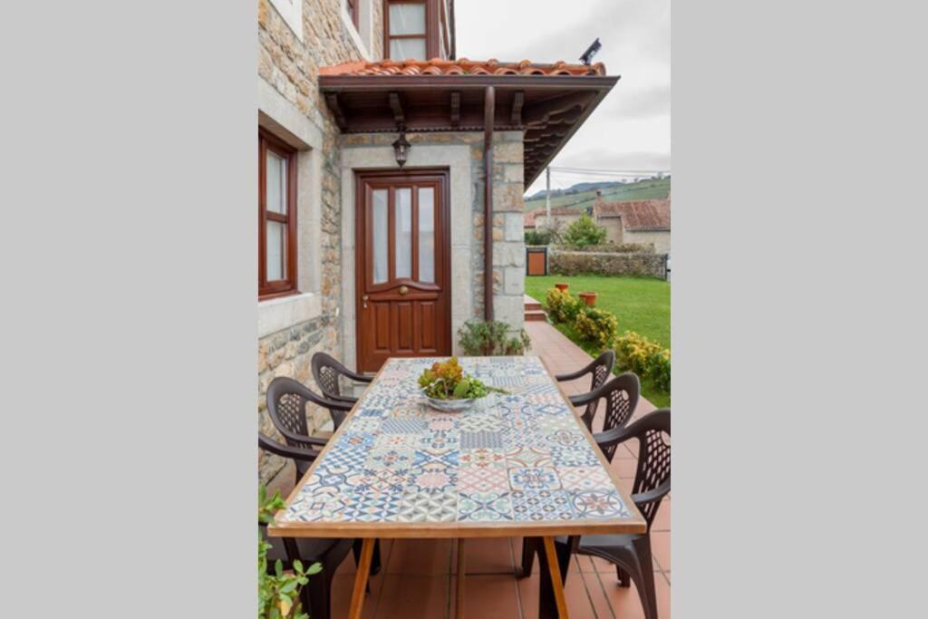 Vila La Casona De La Bisa Colombres Exteriér fotografie